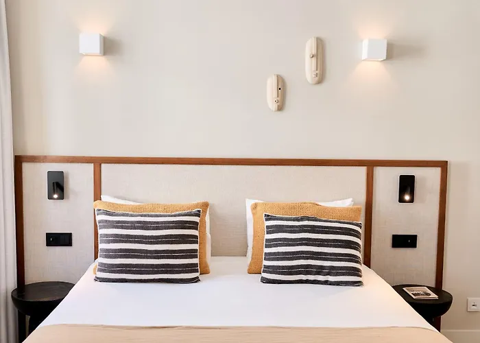 Ando Living - Augusta House